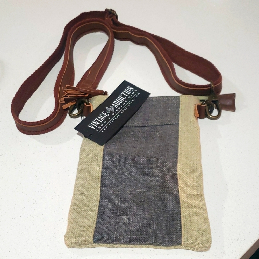 Vintage Addiction Two -Tone Jute Crossbody bag